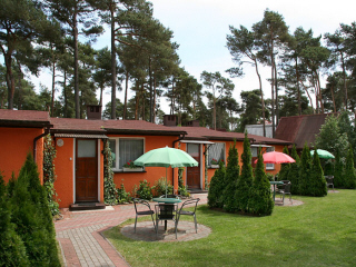 RELAKS база отдыха летние домики семейные номера ночлеги в Польше Балтийское море Леба