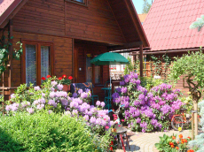 RELAKS база отдыха летние домики семейные номера ночлеги в Польше Балтийское море Леба