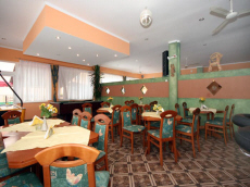 RELAKS база отдыха летние домики семейные номера ночлеги в Польше Балтийское море Леба