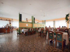 RELAKS база отдыха летние домики семейные номера ночлеги в Польше Балтийское море Леба